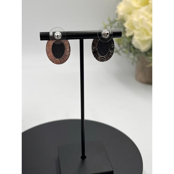 KIRKS FOLLY Faceted Checkerboard Oval‎ Pierced Silver Tone Earrings 
15/16" - Picture 5 of 9